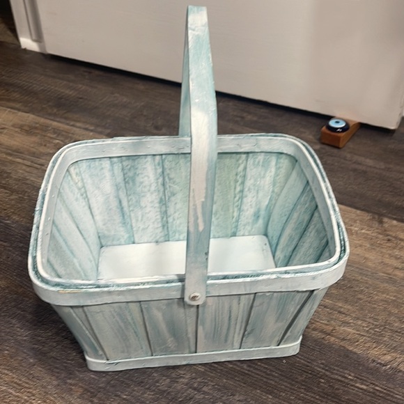 Basket - Picture 9 of 12